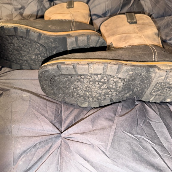 Timberland PRO 8.5 WIDE— THESE ARE STEEL TOE BOOTS. - Picture 3 of 7